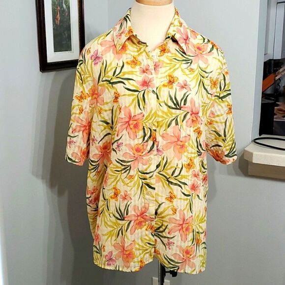 BON Worth blouse.  Size medium. Floral print. Lovely fabric. Hawian print. - Picture 1 of 10